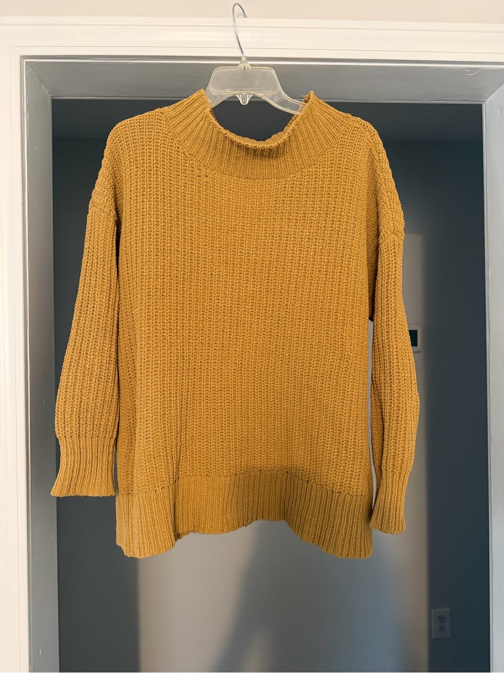 aerie Mustard Crewneck Chunky Knit Sweater